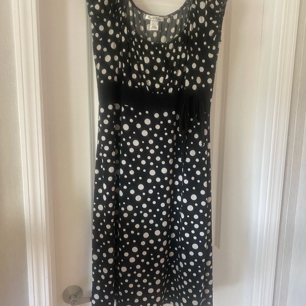 Chic Polka Dot Midi Dress in Black and White